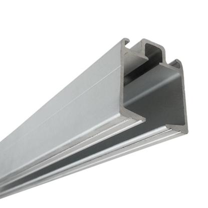 SVALK Stanlux skinne med huller, 2 meter, maks. 100 kg