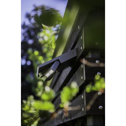 LUTEC TILLY udendørs LED væglampe med solceller og sensor, L23,2 cm, IP44, sølv