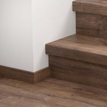 Pergo vinyl trappeafdækning/trappeforkantsprofil, Brown Lodge Oak, 1484 x 146 x 62 mm