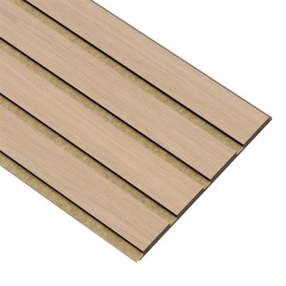 I-Wood Basic 4-lamel akustikpanel, ubehandlet natur, brun filt og sort kerne, egefiner, 17 x 300 mm 