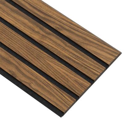 I-Wood Medio+ 4-lamel akustikpanel, klar olieret, sort filt og sort kerne, valnøddefiner, 17 x 300 mm