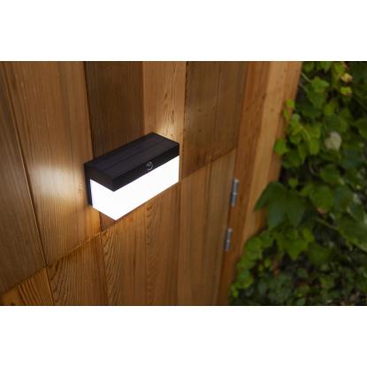 LUTEC FRAN udendørs LED væglampe med solceller, H9,1 cm, IP44, sort