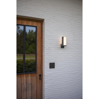 LUTEC CUBA udendørs LED væglampe med sensor, 3000K, IP54, mørk grå