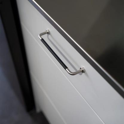 Beslag Design Lounge greb, 160 mm, krom/sort læder