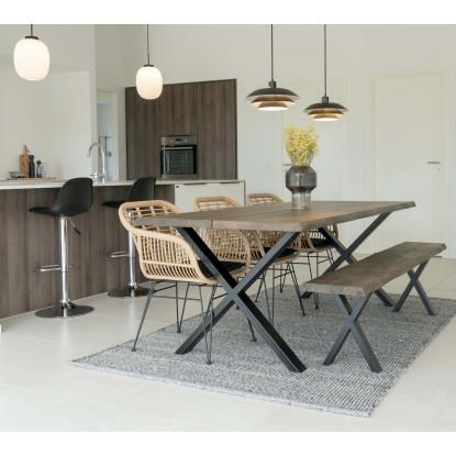Stol i naturligt polyrattan med hynde