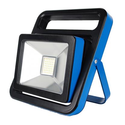 E-Line LED arbejdslampe med 1 x 230V DK-udtag med jord, 35W, blå/sort