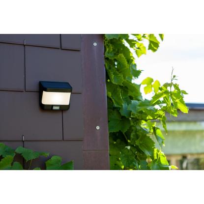 LUTEC TRY udendørs LED væglampe med solceller og sensor, H6,9 cm, IP54, sort