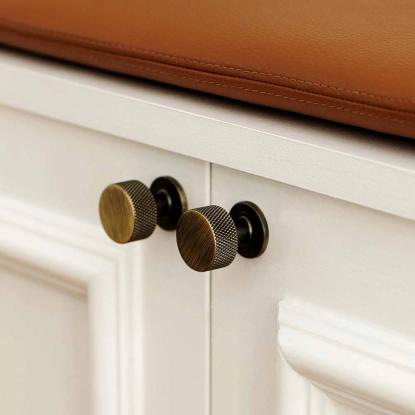 Beslag Design Crest knop, Ø26 mm, antik bronze