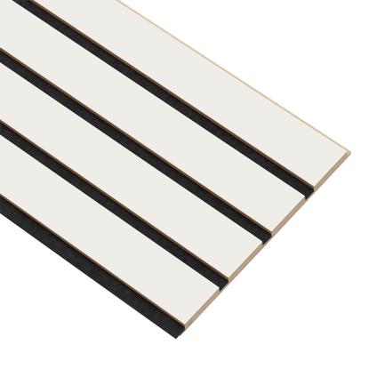I-Wood Basic 4-lamel akustikpanel, hvidmalet, sort filt og lys kerne, folie, 16 x 300 mm 