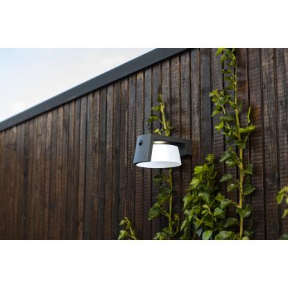 LUTEC MOON LED væglampe med solceller og sensor, IP44, mørk grå