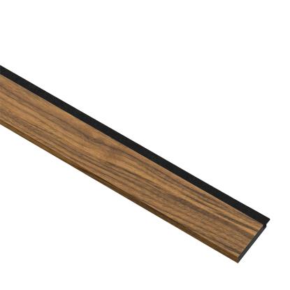 I-Wood afslutningsliste til 4-lamel akustikpanel, klar olieret, sort filt og sort kerne, valnøddefiner, 17 x 67 mm