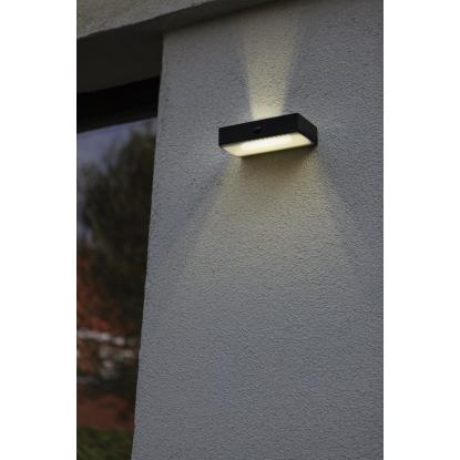 LUTEC FADI udendørs LED væglampe med solceller, H4,3 cm, IP54, sort