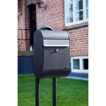 Allux 5000 postkasse med cylinderlås, sort med alugrå klap