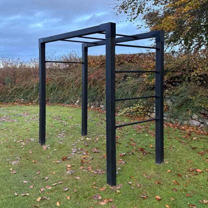 PLUS Outdoor fitness model 4 med sorte beslag, sort/fyr - 188 x 108 x 220 cm