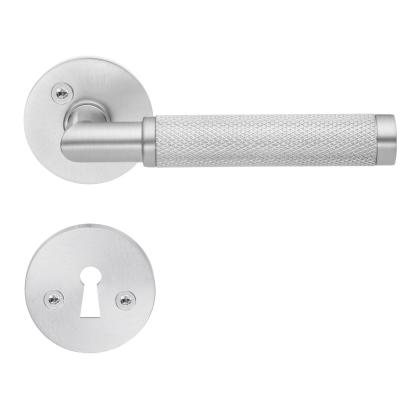 Beslagsboden Design dørgreb med roset, nøgleskilt og riflet greb, indendørs, 120 mm, børstet krom