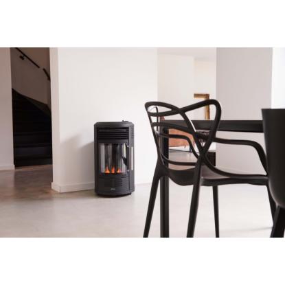 Qlima GH8034 Red Flame gasovn med kunstig kul effekt, 18-44 m²