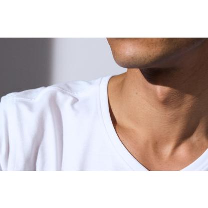 ID PRO Wear CARE 0372 T-shirt med v-hals, hvid