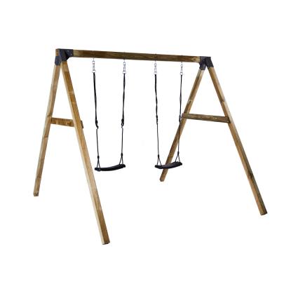 NORDIC PLAY gyngestativ med 2 sorte gyngesæder, natur/træ, 220 x 240 x 253 cm