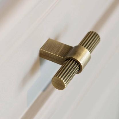 Beslag Design T Helix Stripe knop, antik bronze
