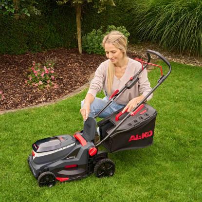 AL-KO 34.6 Li Comfort plæneklipper med 2 x 2,5 Ah, 18 V batterier og lader