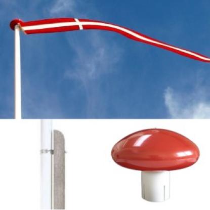 Flagstang i glasfiber med betonstøtte og beslag
