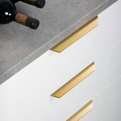 Beslag Design Vann profilgreb, 200 mm, børstet messing