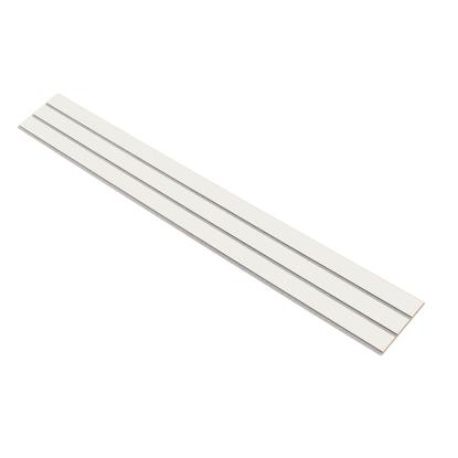 I-Wood Basic 3-lamel akustikpanel, hvidmalet, grå filt og lys kerne, folie, 16 x 300 mm 