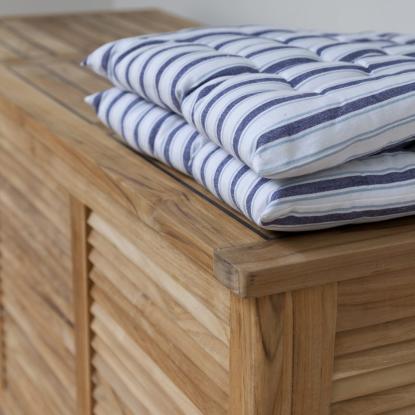 Cinas hyndeboks med sort fuge, teak
