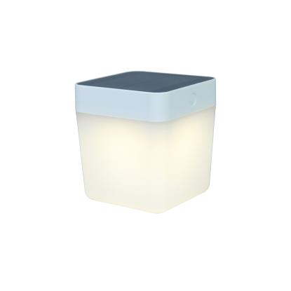 LUTEC CUBE LED bordlampe med solceller, dæmpbar, H13,3 cm, IP44, hvid