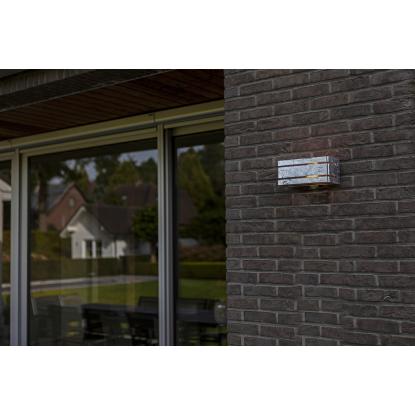 LUTEC VIDAR udendørs væglampe, L25 cm, E27, IP54, galvaniseret stål