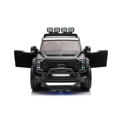 Ford Super Duty F450, 4 x 24V, sort