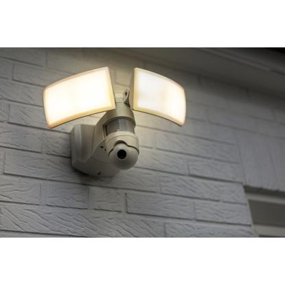 LUTEC connect LIBRA udendørs LED væglampe med kamera og sensor, IP44, hvid