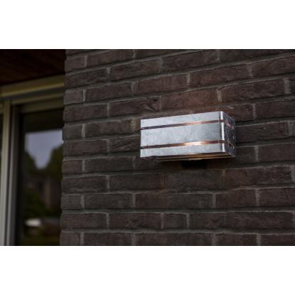 LUTEC VIDAR udendørs væglampe, L25 cm, E27, IP54, galvaniseret stål