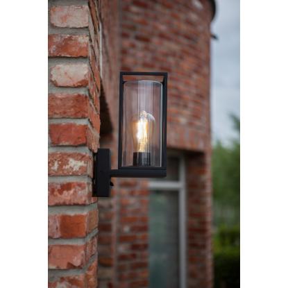 LUTEC FLAIR udendørs væglampe med sensor, H31,3 cm, E27, IP44, sort