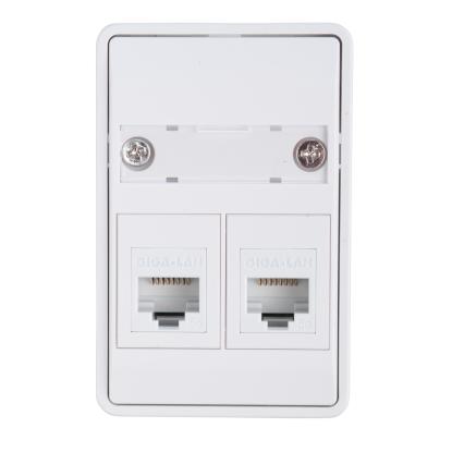 E-Line dataudtag, 1½ modul, 2 udtag, hvid