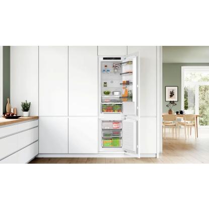 Bosch KIN96VFD0 integrerbart kølefryseskab, 215 + 75 liter