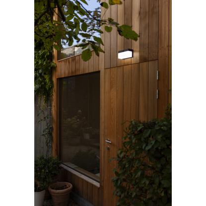 LUTEC FRAN udendørs LED væglampe med solceller, H9,1 cm, IP44, sort